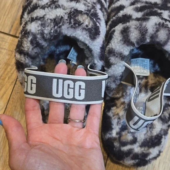 Ugg Slippers - Picture 4 of 4